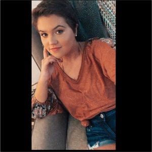 Hey!😊 cross posted, items going fast